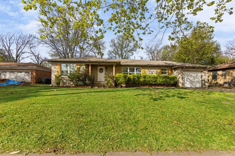 Property photo for 942 Longfellow Street, Waco, TX