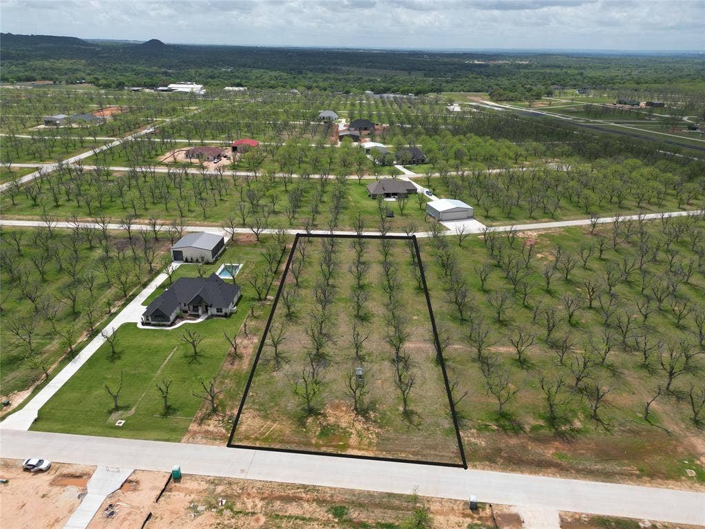 1019 East Landings North, Granbury, TX 76049 1019 East Landings North, Granbury, TX 76049