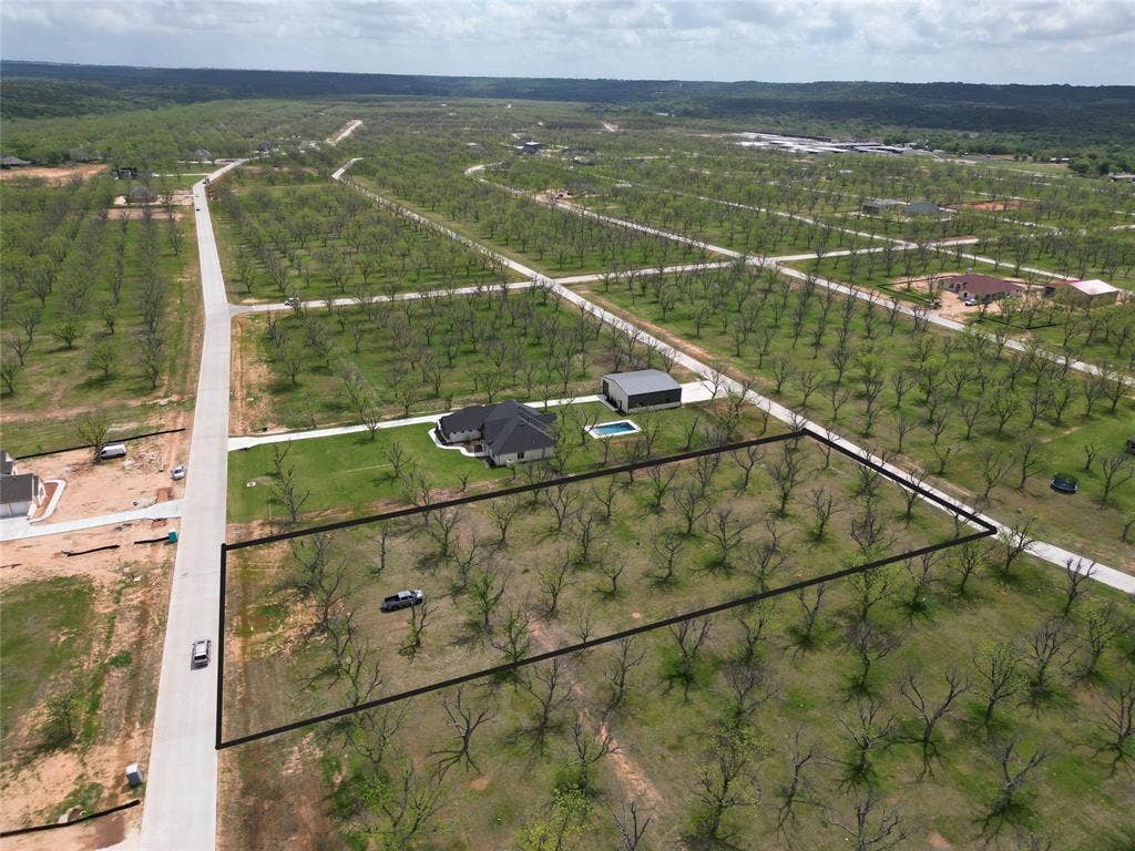 1019 East Landings North, Granbury, TX 76049 1019 East Landings North, Granbury, TX 76049