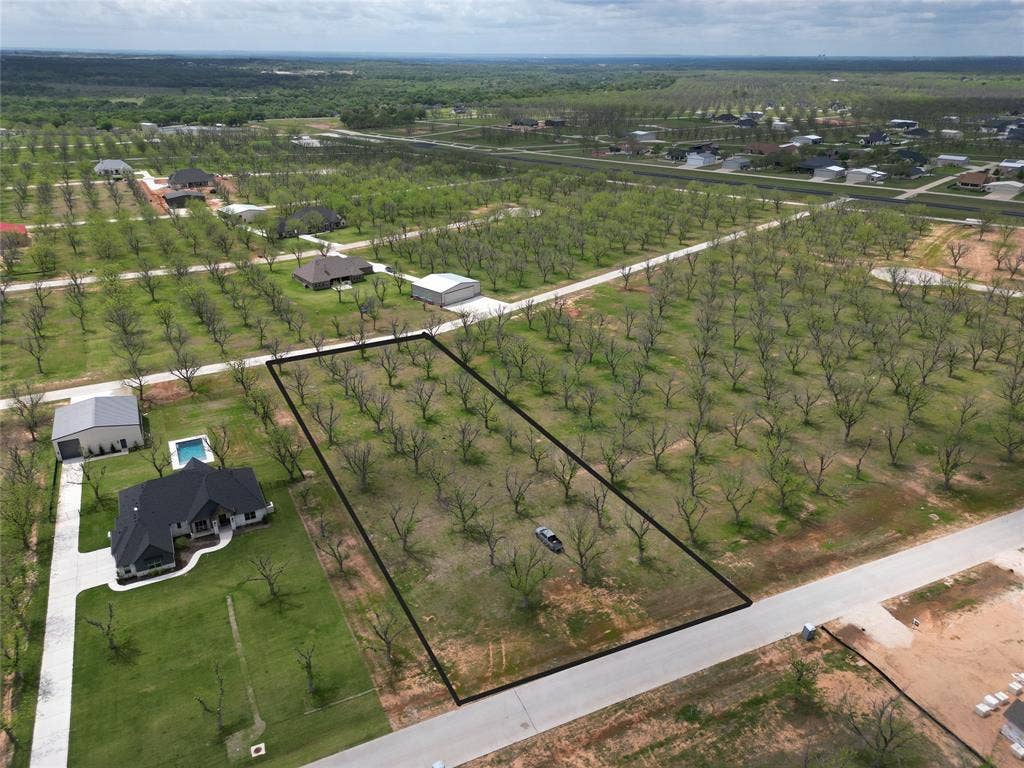 1019 East Landings North, Granbury, TX 76049 1019 East Landings North, Granbury, TX 76049
