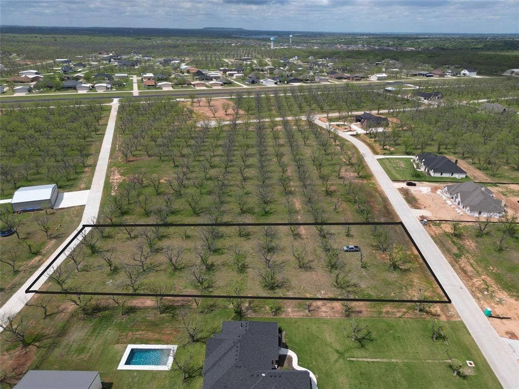 1019 East Landings North, Granbury, TX 76049 1019 East Landings North, Granbury, TX 76049