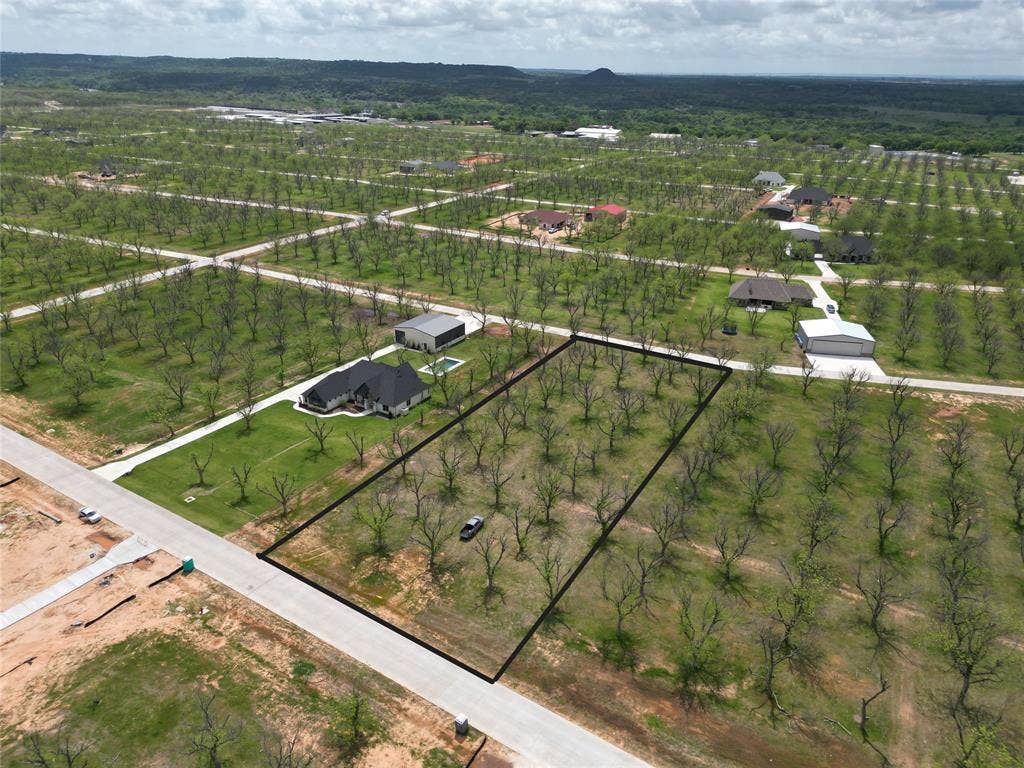 1019 East Landings North, Granbury, TX 76049 1019 East Landings North, Granbury, TX 76049