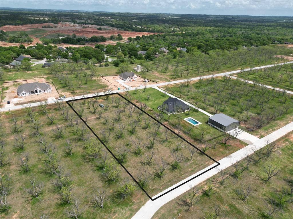 1019 East Landings North, Granbury, TX 76049 1019 East Landings North, Granbury, TX 76049