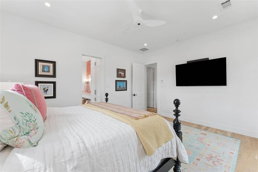 2nd Floor Primary Bedroom