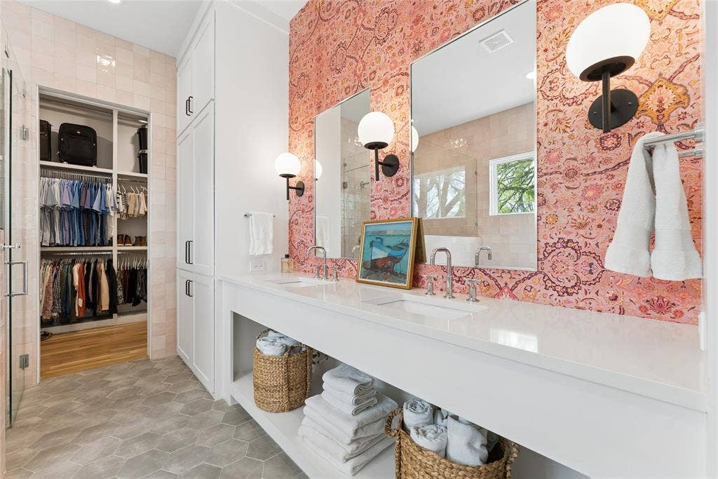 2nd Floor Primary Bathoom