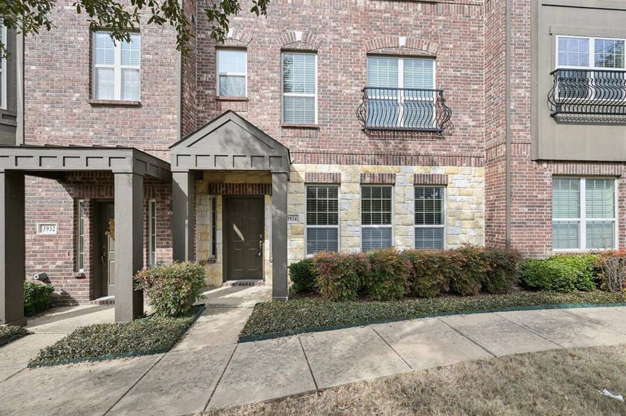 Property photo for 3934 Amberwood Drive, Addison, TX