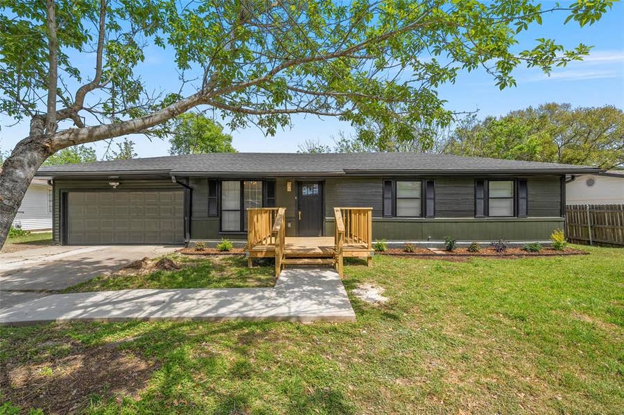 Property photo for 535 N Stefka Drive, Robinson, TX