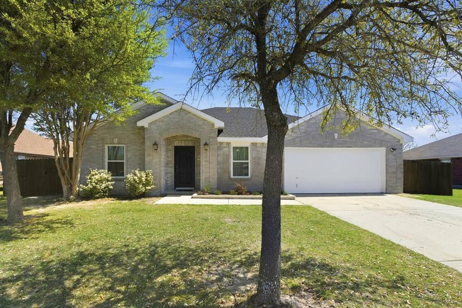 Property photo for 433 Windmill Drive, Lavon, TX