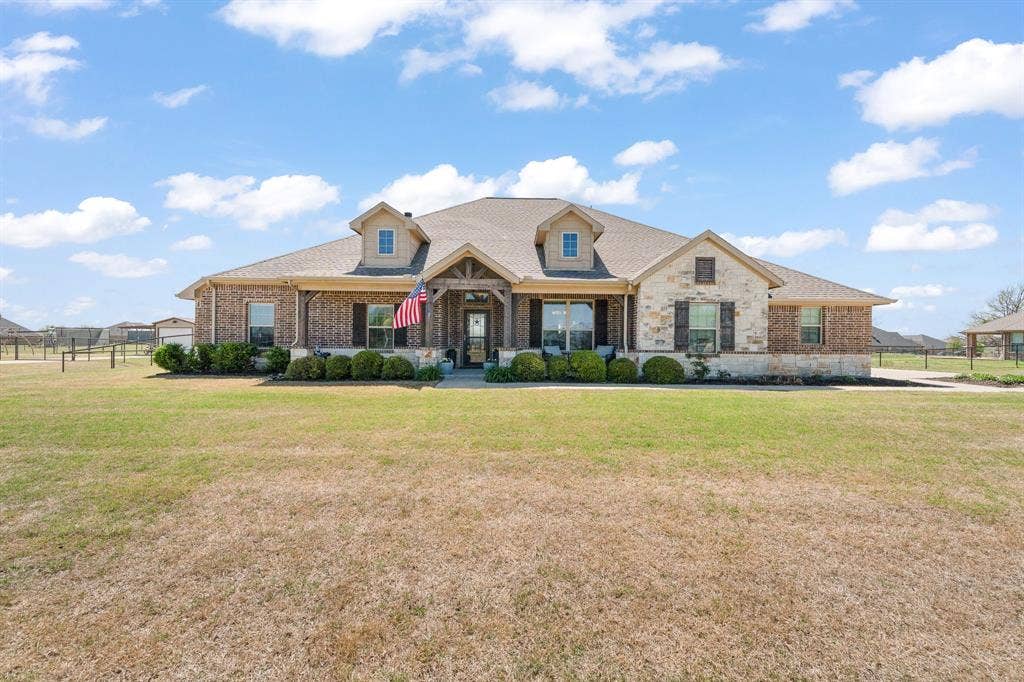 7925 Grassland Drive, Godley, TX 76044 7925 Grassland Drive, Godley, TX 76044