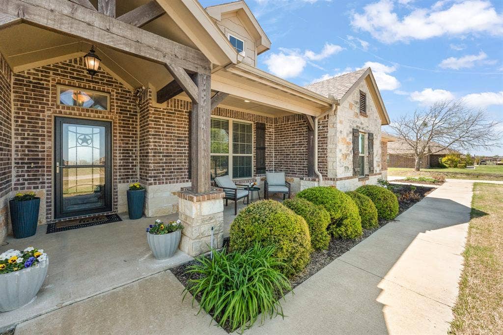7925 Grassland Drive, Godley, TX 76044 7925 Grassland Drive, Godley, TX 76044