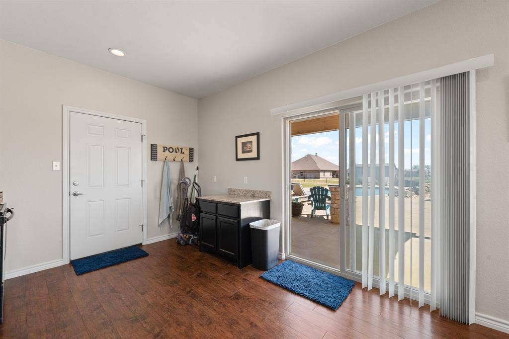 7925 Grassland Drive, Godley, TX 76044 Guest quarters
