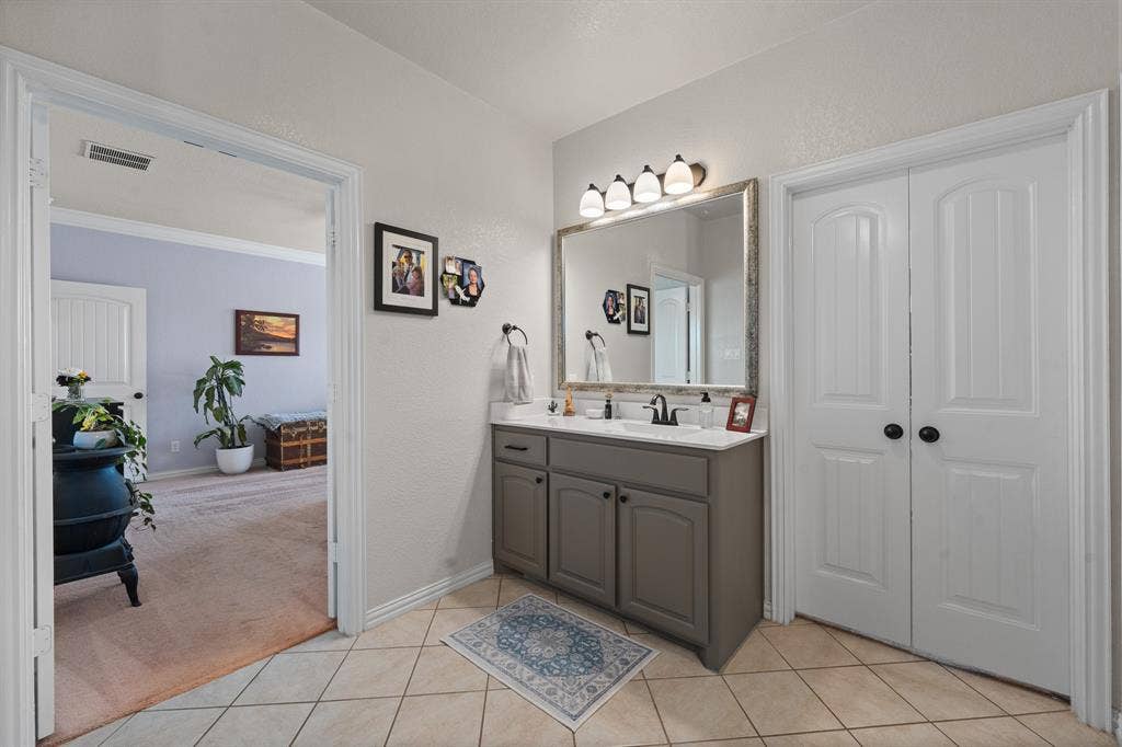 7925 Grassland Drive, Godley, TX 76044 7925 Grassland Drive, Godley, TX 76044