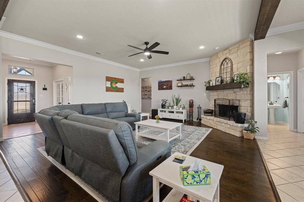 7925 Grassland Drive, Godley, TX 76044 7925 Grassland Drive, Godley, TX 76044