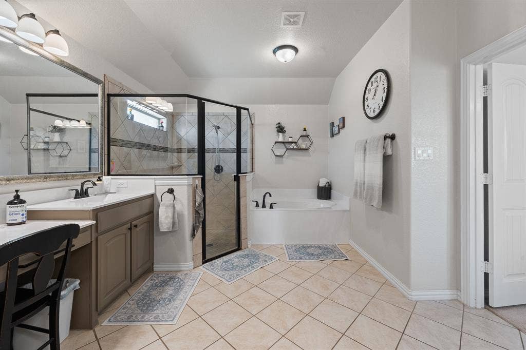 7925 Grassland Drive, Godley, TX 76044 7925 Grassland Drive, Godley, TX 76044