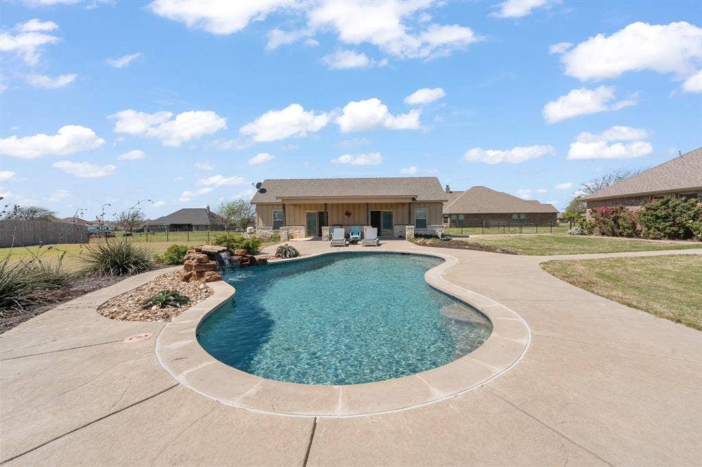 7925 Grassland Drive, Godley, TX 76044 7925 Grassland Drive, Godley, TX 76044