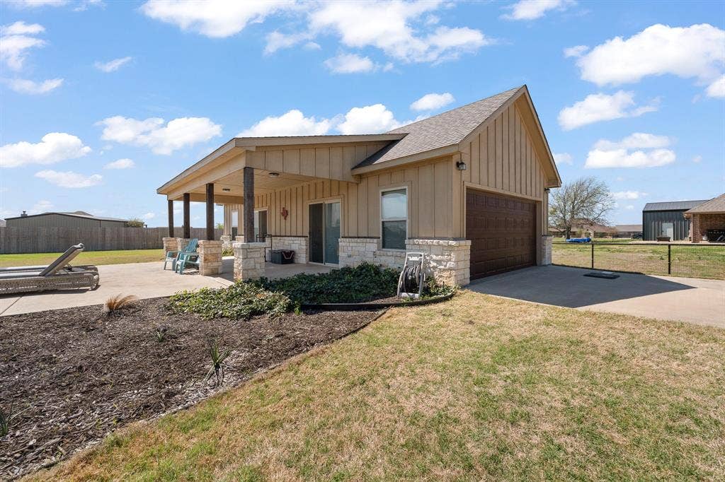 7925 Grassland Drive, Godley, TX 76044 7925 Grassland Drive, Godley, TX 76044