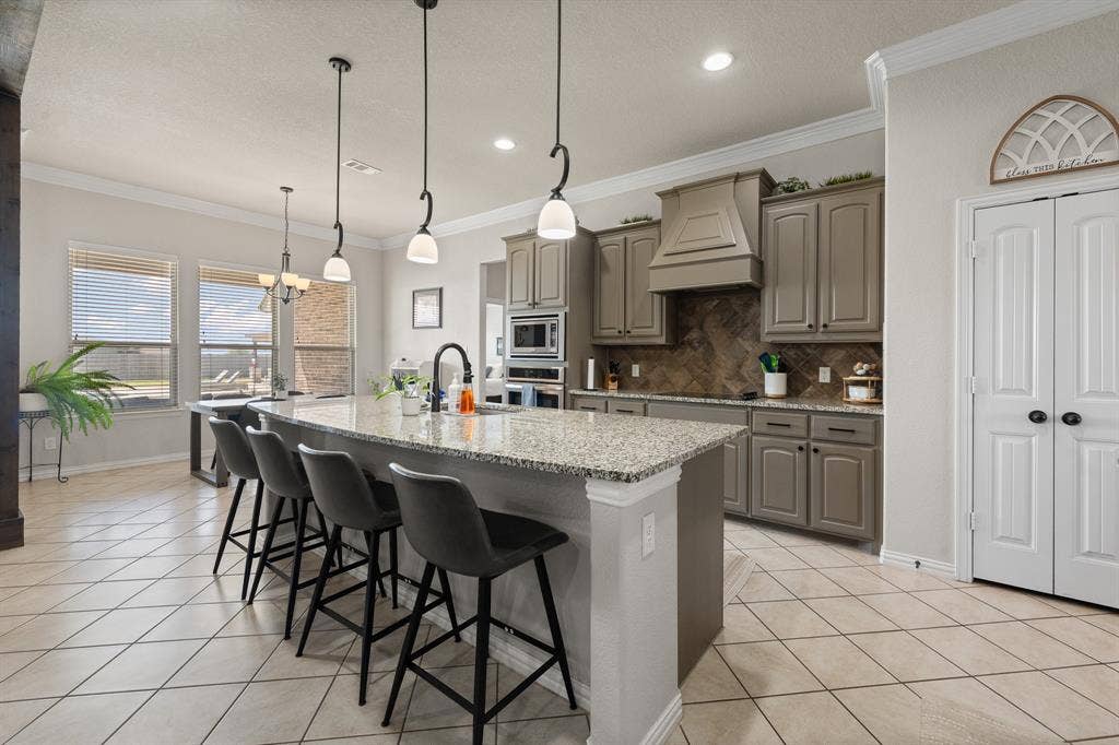 7925 Grassland Drive, Godley, TX 76044 7925 Grassland Drive, Godley, TX 76044