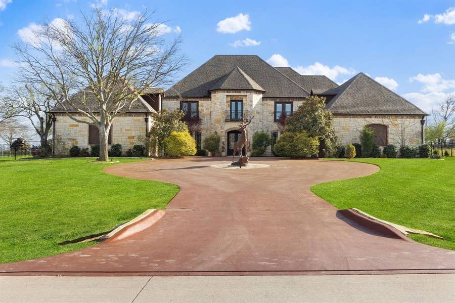 Property photo for 332 Sedona Falls Drive, Sunnyvale, TX