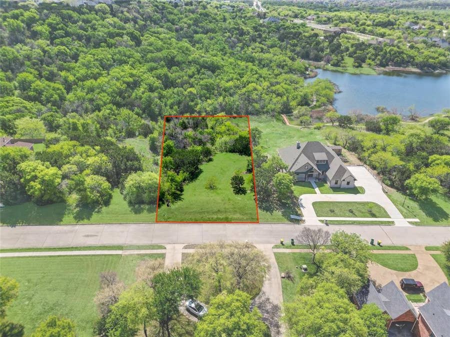 Property photo for 2732 Wood Lake Drive, Cedar Hill, TX