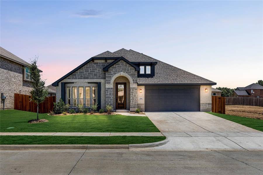 Property photo for 179 Creekside Drive, Sanger, TX