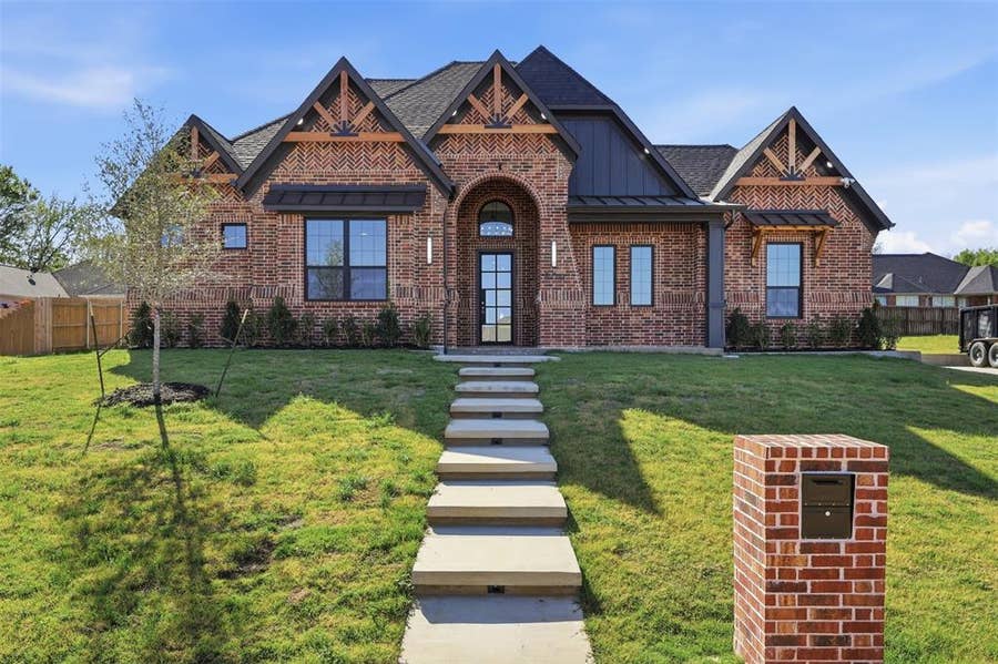 Property photo for 906 Tannehill Way, Athens, TX