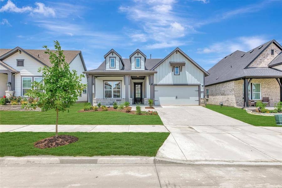 Property photo for 2104 Lindsey Lane, Northlake, TX
