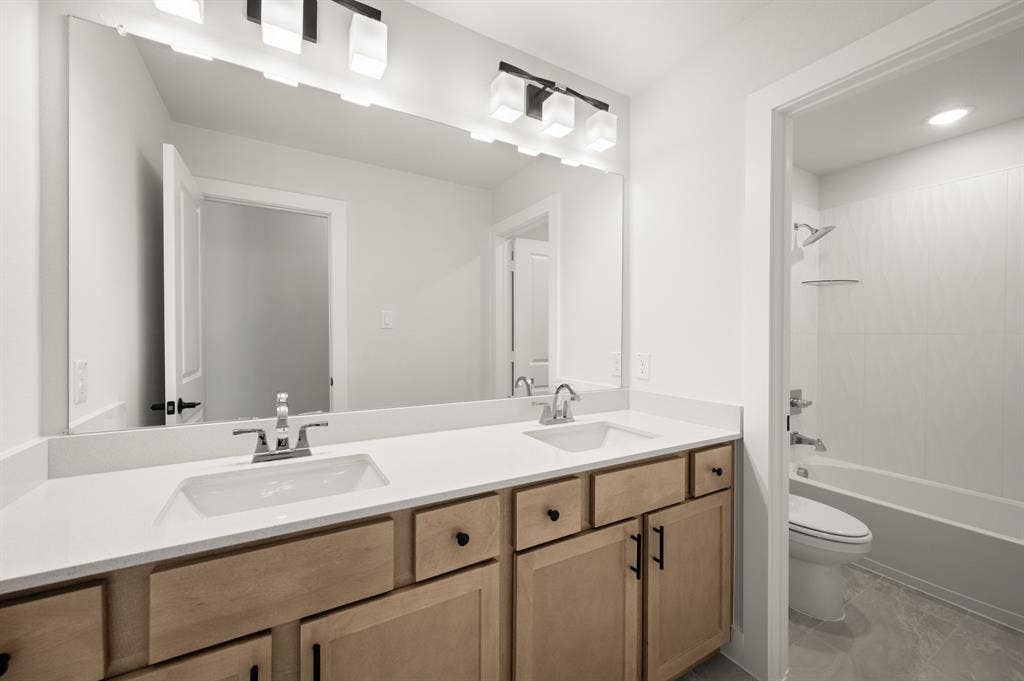 1632 Ginger- Bathroom-2