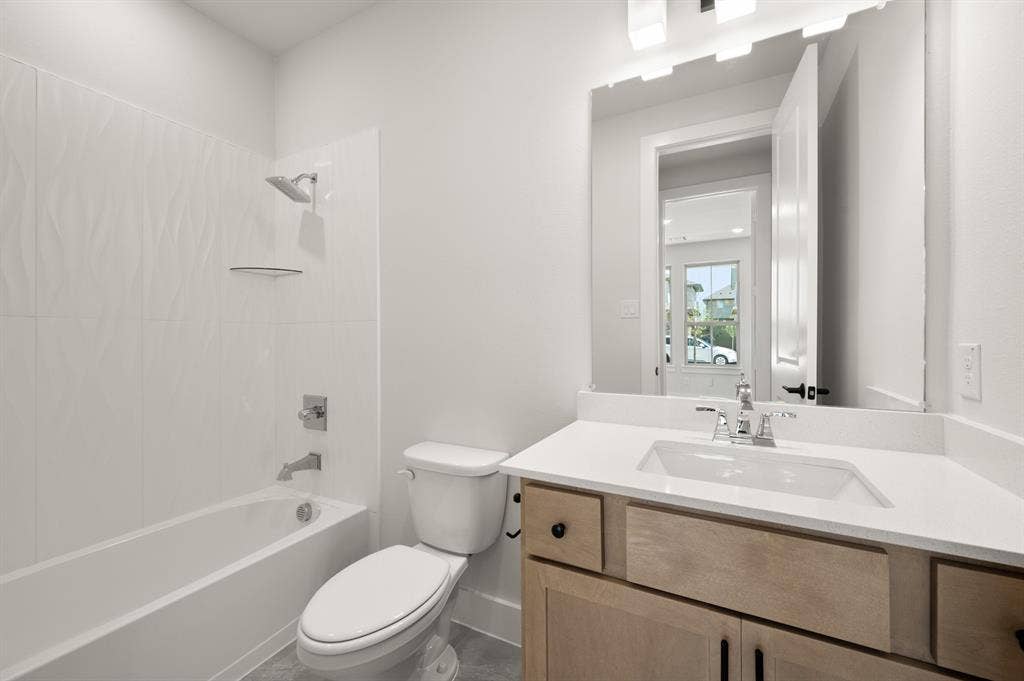 1632 Ginger- Bathroom-1