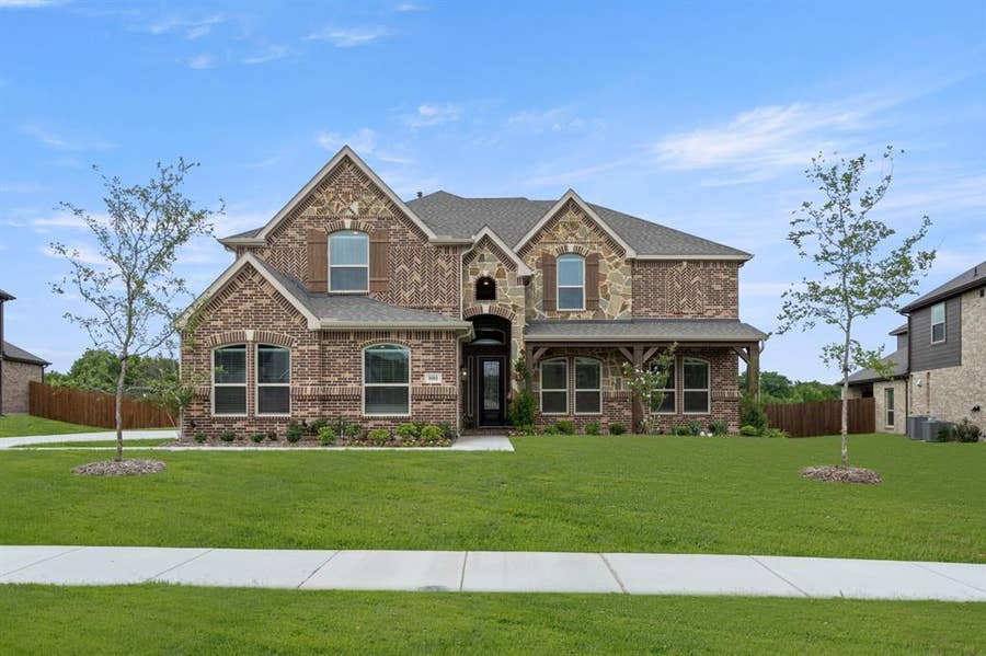 Property photo for 1001 E Hidden Lakes Drive, DeSoto, TX