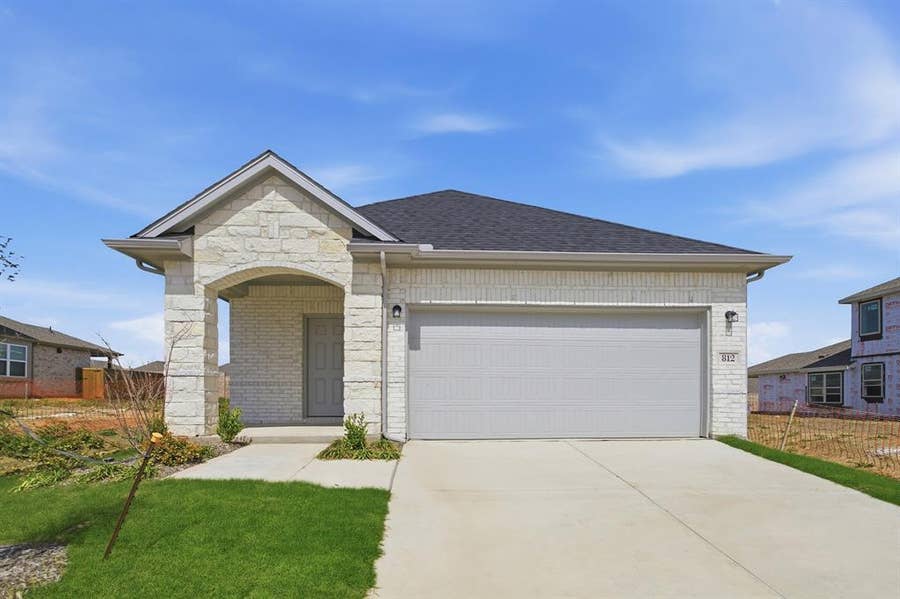Property photo for 812 Antioch Drive, Princeton, TX