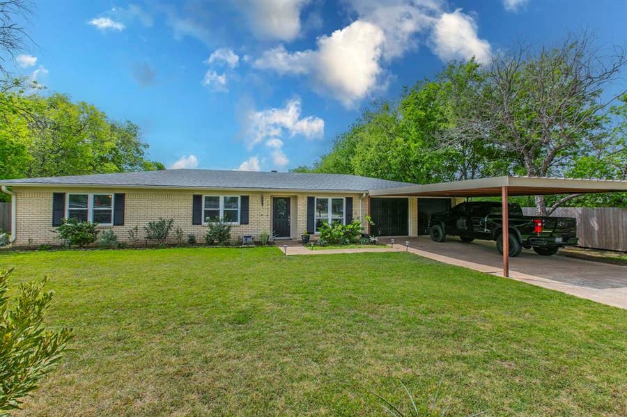 Property photo for 11118 China Spring Road, Waco, TX