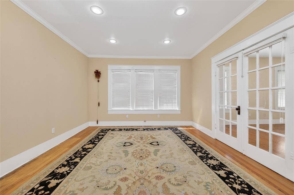 214 E College Street, Athens, TX 75751 214 E College Street, Athens, TX 75751