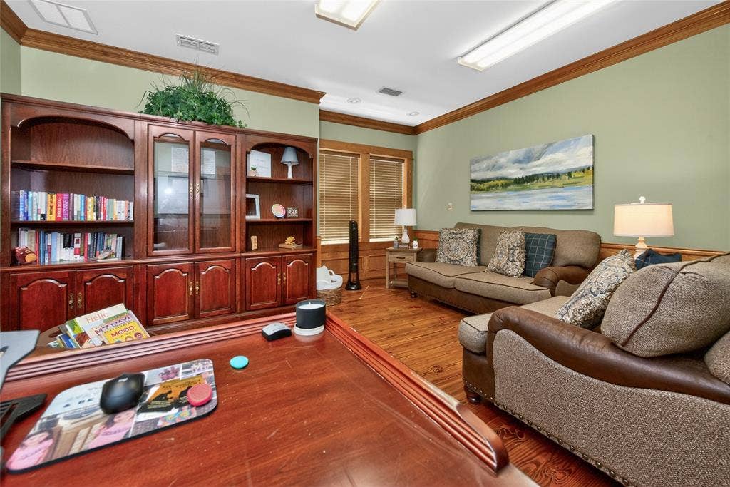 214 E College Street, Athens, TX 75751 214 E College Street, Athens, TX 75751