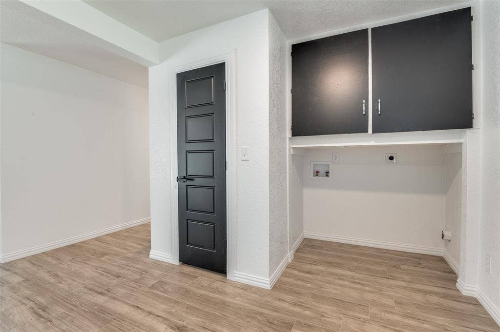 4625 Kyle Drive, Balch Springs, TX 75180 Laundry and Pantry