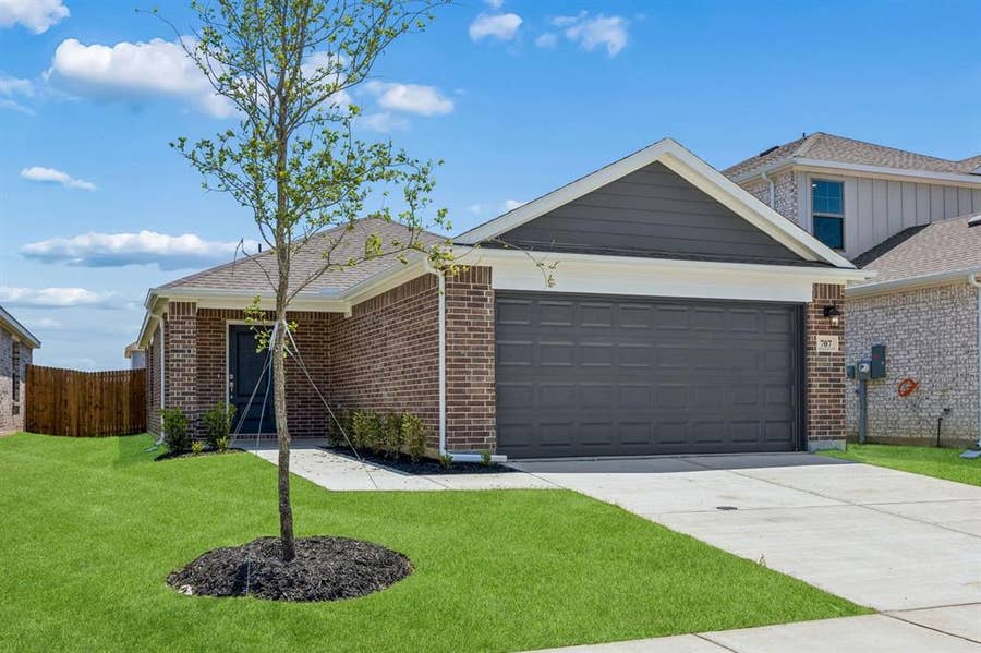 Property photo for 707 Springwell Drive, Princeton, TX