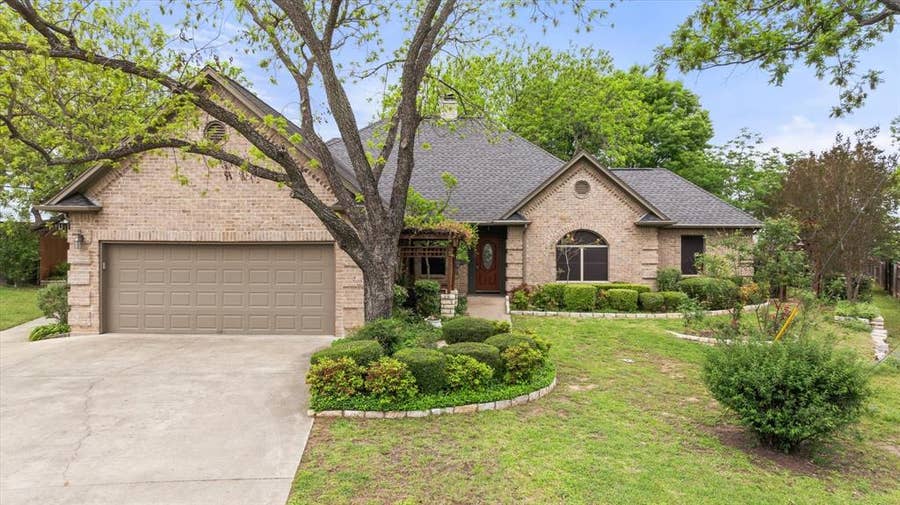 Property photo for 5204 Nueces Court, Granbury, TX