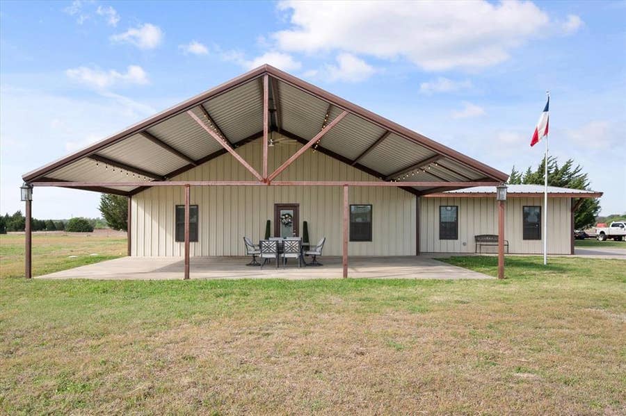 Property photo for 671 Robnett Road, Waxahachie, TX