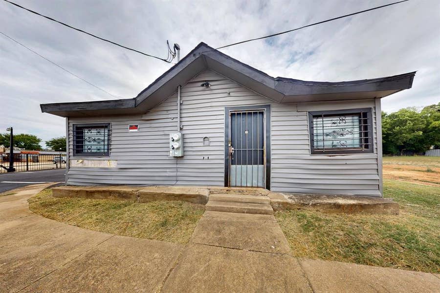 Property photo for 3818 S Lancaster Road, #100, Dallas, TX