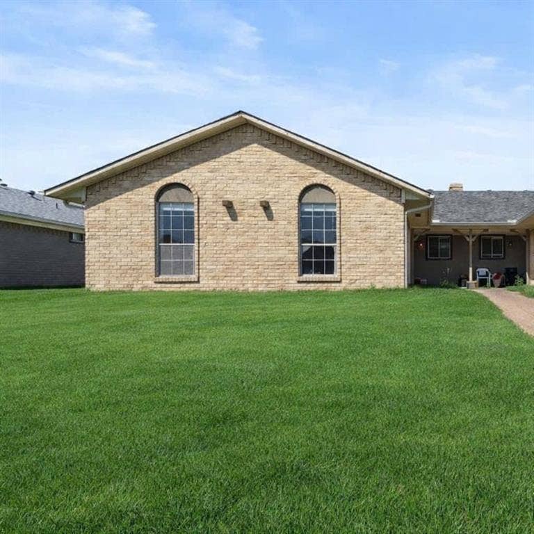 Property photo for 15839 El Estado Drive, Dallas, TX