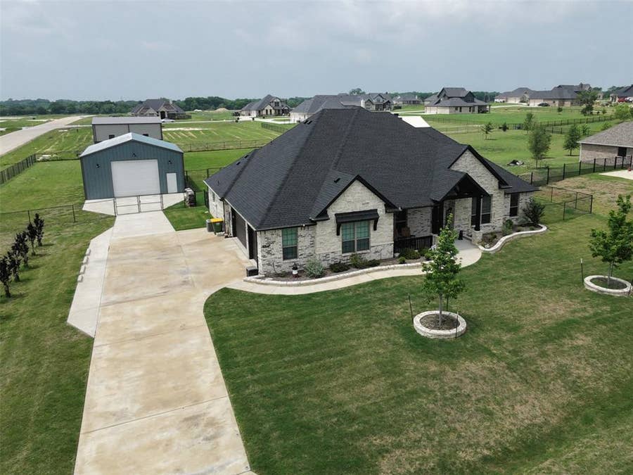 Property photo for 460 Tristin Lane, Waxahachie, TX