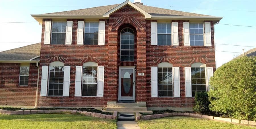 Property photo for 707 E Grubb Drive, Mesquite, TX