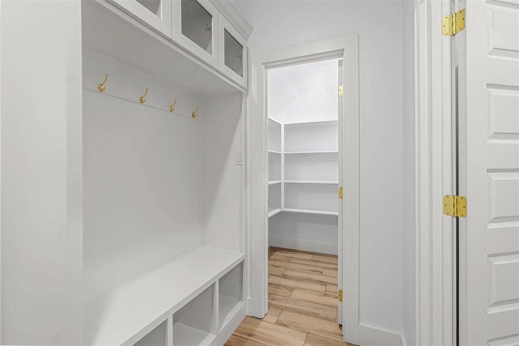 271 Victory Drive, Mabank, TX 75147 Mudroom featuring light wood-style floors