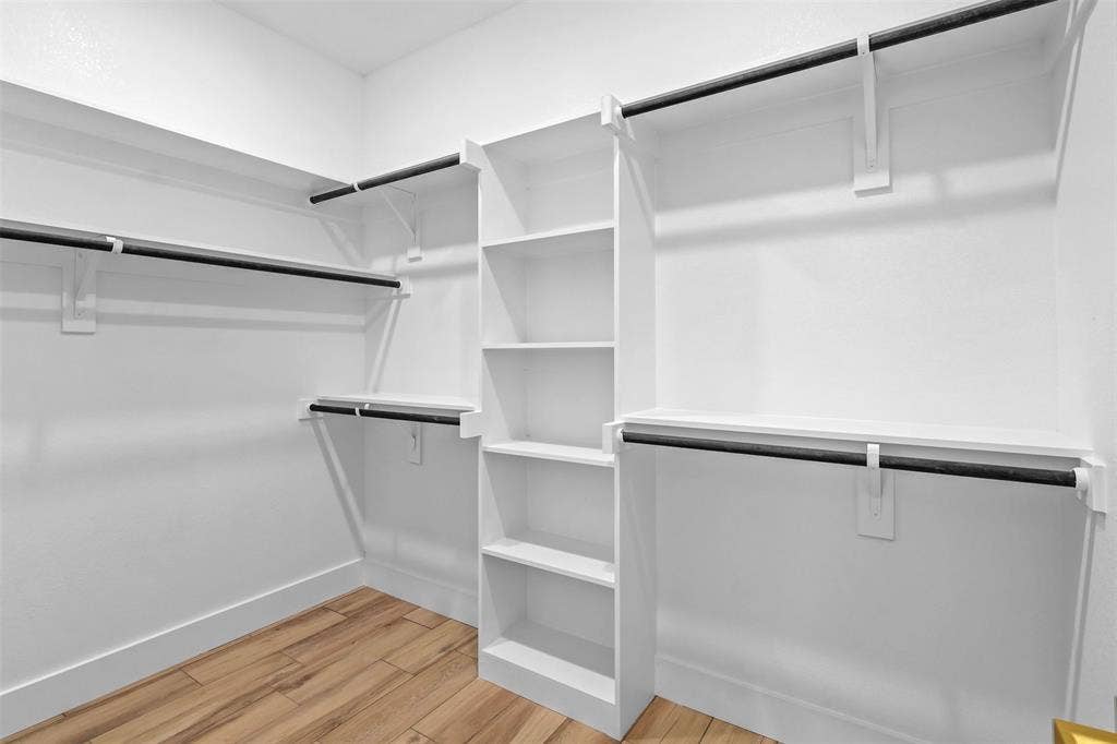 271 Victory Drive, Mabank, TX 75147 Walk in closet with light wood-style flooring