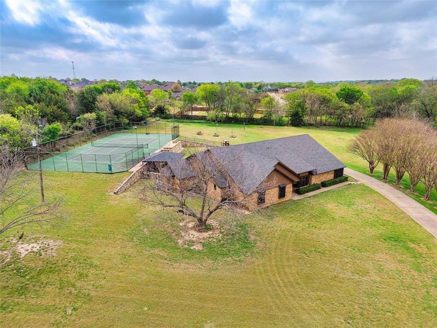 Property photo for 5840 Crystal Drive, Midlothian, TX