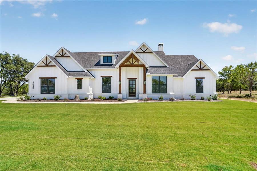 Property photo for 2037 Preserves Trail, Weatherford, TX