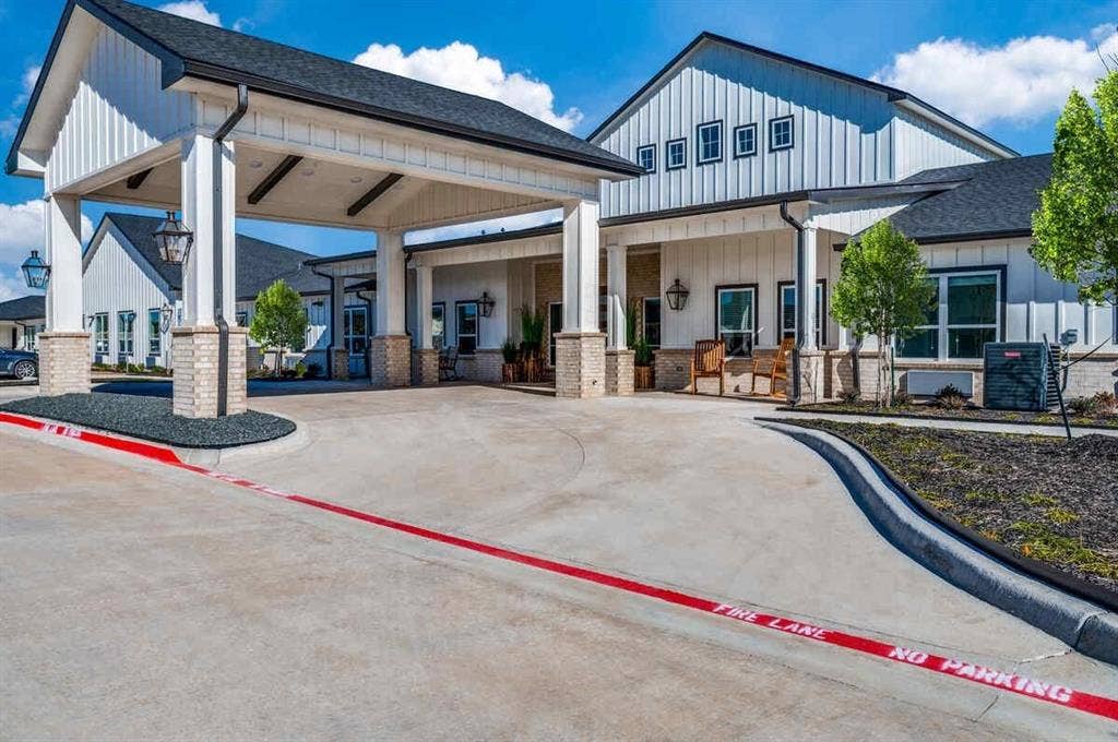 820 W McLeroy Boulevard, #2004, Saginaw, TX 76179 Carport Main Entrance