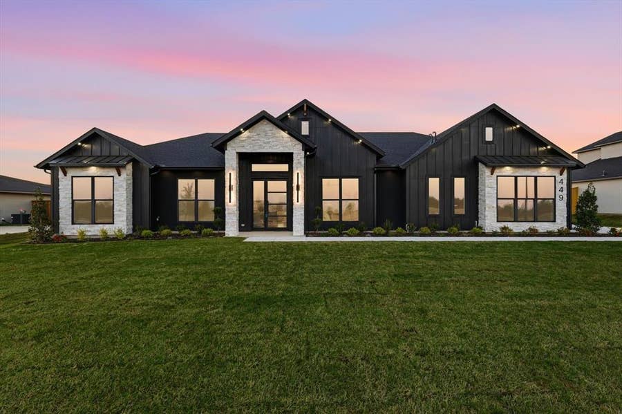 Property photo for 449 Whispering Way, Red Oak, TX