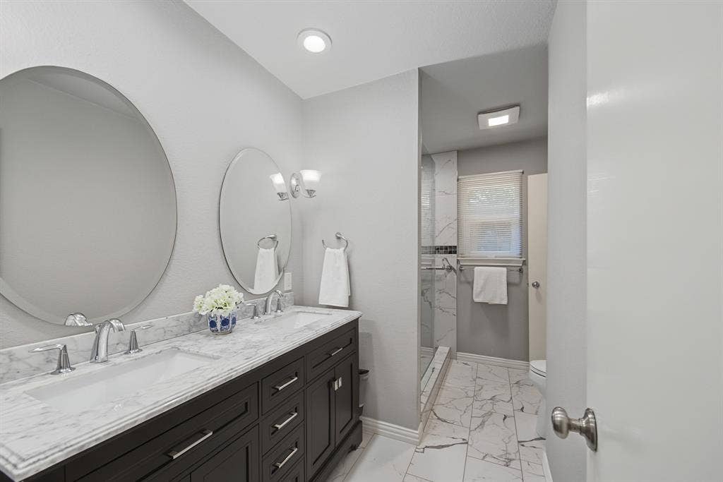 2616 Pin Oak Lane, Plano, TX 75075 2616 Pin Oak Lane, Plano, TX 75075