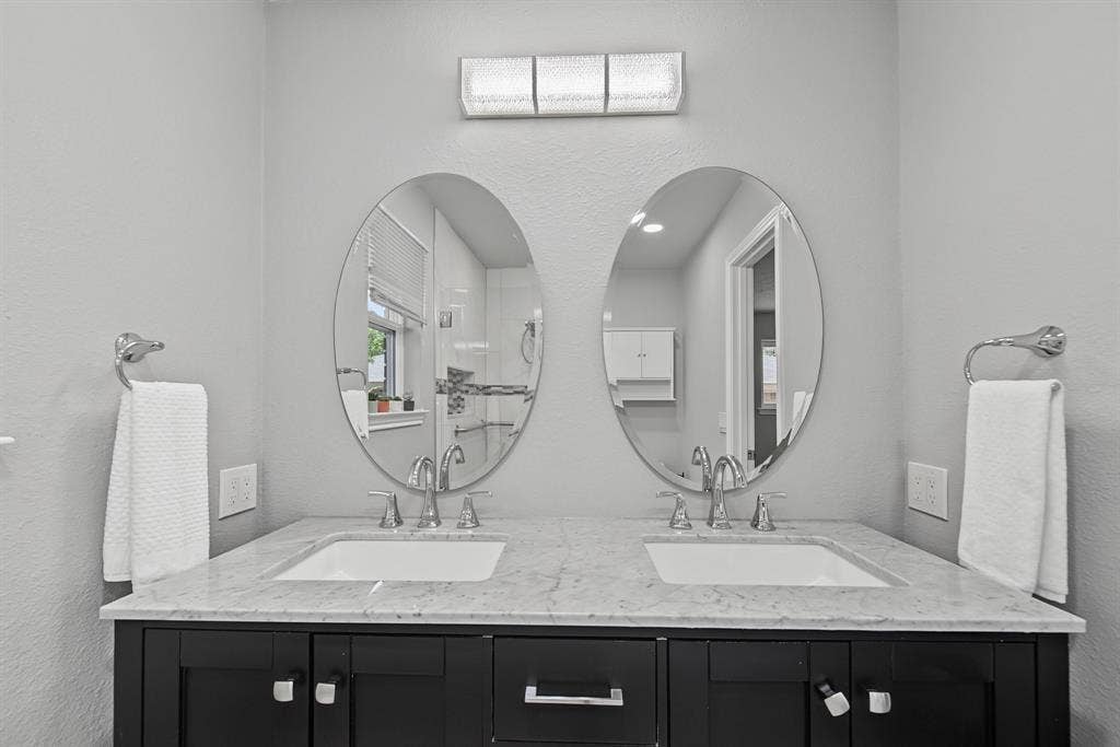 2616 Pin Oak Lane, Plano, TX 75075 2616 Pin Oak Lane, Plano, TX 75075