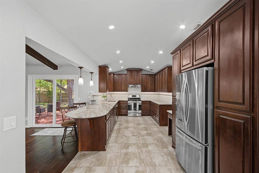 2616 Pin Oak Lane, Plano, TX 75075 2616 Pin Oak Lane, Plano, TX 75075
